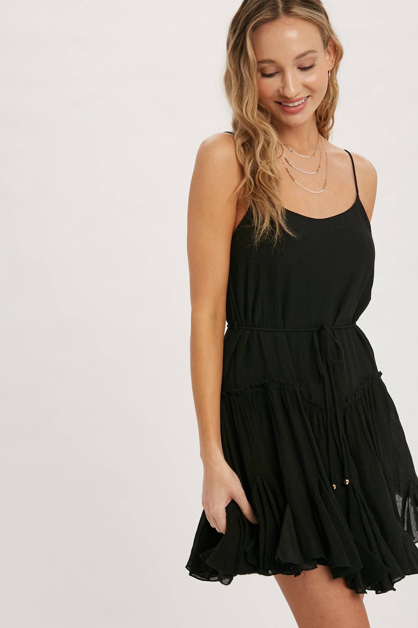 RUFFLED SWING CAMI DRESS: BEIGE