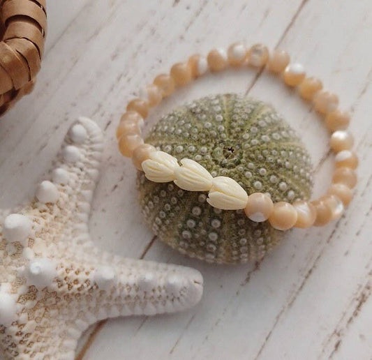 Natural Mother of Pearl Bracelet | Pikake Flower | Stretchy : 14k Gold Filled Balls