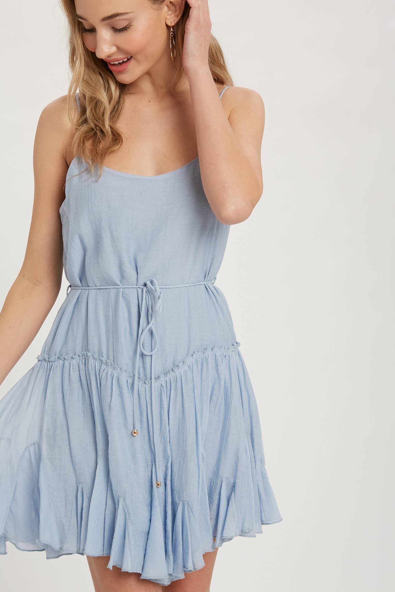 RUFFLED SWING CAMI DRESS: BEIGE