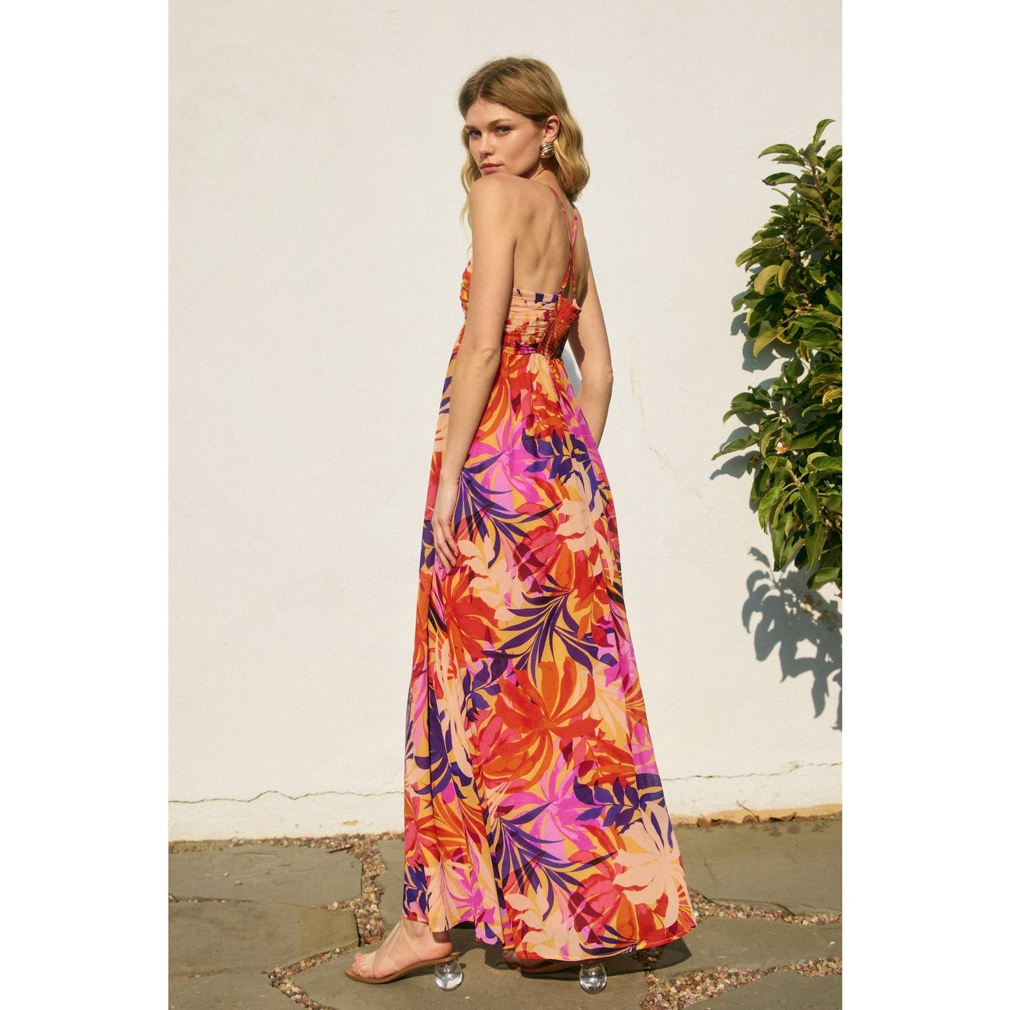 Coastal Cruising Ruched Babydoll Maxi Dress: SUNSET FRONDS
