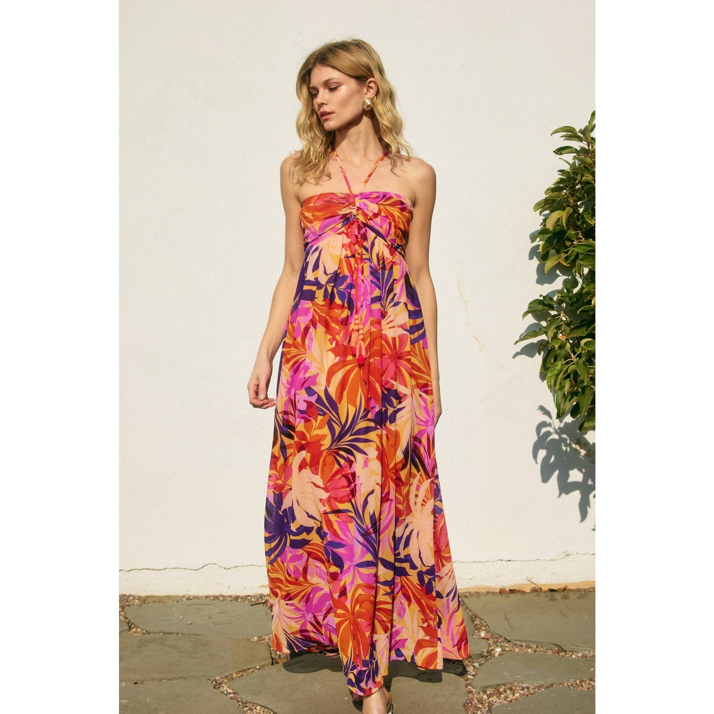 Coastal Cruising Ruched Babydoll Maxi Dress: SUNSET FRONDS